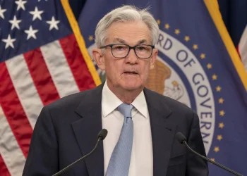 El presidente del banco central estadounidense afirmó que con los últimos datos económicos recibidos ha aumentado la confianza de la Fed de que "la inflación está en una trayectoria sostenible de regreso al 2%", cifra objetivo del regulador.