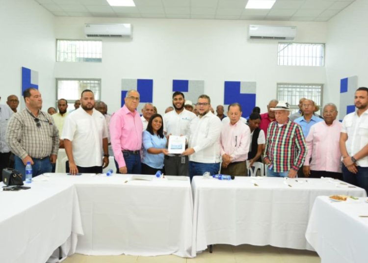 El programa tiene como objetivo general incrementar la producción de tilapia en sus diferentes modalidades para garantizar la seguridad alimentaria.