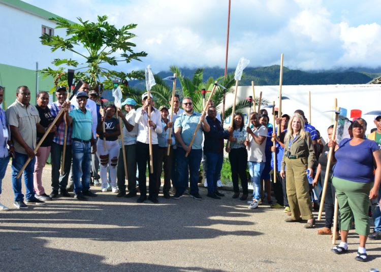 El director ejecutivo del FEDA reiteró su compromiso con el desarrollo integral de las comunidades del sur.