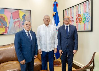 Durante el acto protocolar estuvo presente Homero Figueroa, director saliente.