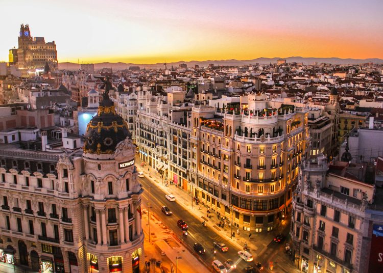 La estancia media sube el 7.8%, hasta 5.2 días. Es decir, los turistas están más días pero gastan menos. - Fuente externa.