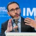 Dijo que uno de los riesgos está relacionado con las tensiones geopolíticas fruto de las guerras en Oriente Medio y en Ucrania y también de los conflictos comerciales entre bloques.