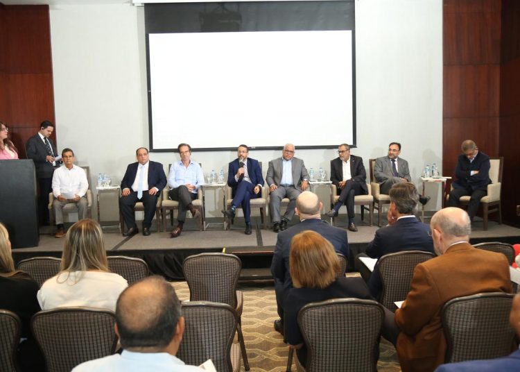 El comercio bilateral entre las dos islas está en el rango de $1,200 millones anuales.