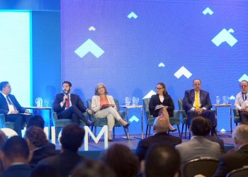 Economistas expusieron sus perspectivas sobre los cambios económicos ocurridos en los últimos años en RD.