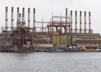 La fase uno del proyecto de desarrollo cuenta con 23 pozos --incluidos once de producción-- y se espera que el campo petrolero pueda generar unos 100,000 barriles de petróleo al día. - Fuente externa.