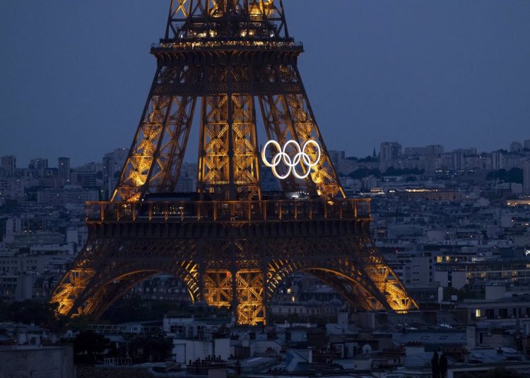 El sector privado de Francia registró su primer mes de expansión desde abril, con el ritmo general de crecimiento más rápido desde marzo de 2023.