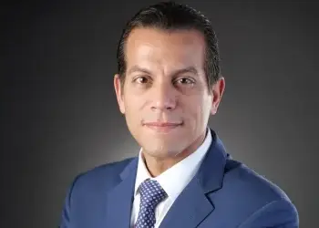 Citó estudios realizados sobre el impacto económico que podría tener un evento natural similar al huracán Georges, que devastó el país en 1998.