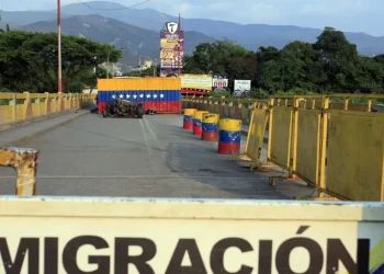 Sin embargo, la Cancillería colombiana insistió en que la frontera del lado colombiano permanecerá abierta.