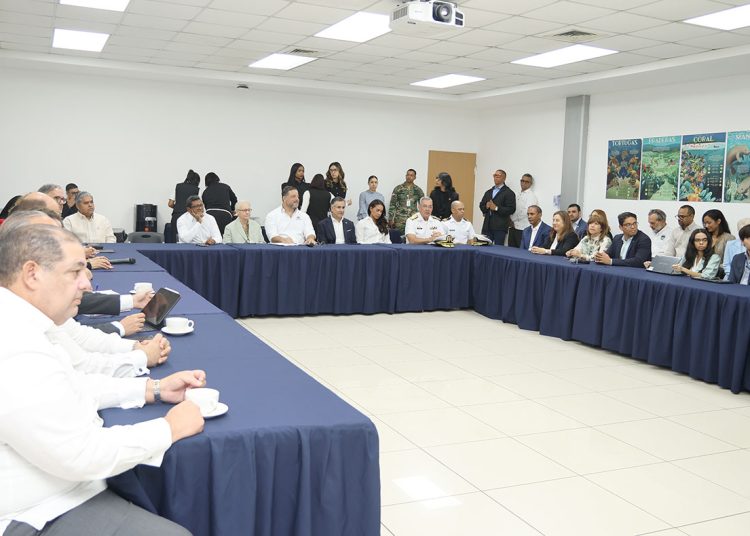 Entre los objetivos del Gabinete figuran la reducción de desechos sólidos flotantes.