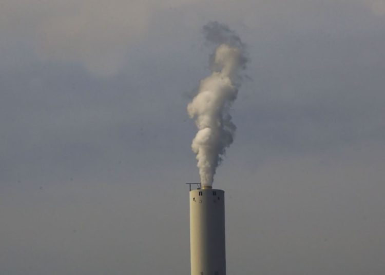 El último objetivo que se ha fijado el Gobierno francés desde el pasado mes de mayo es recortar las emisiones de gases de efecto invernadero en un 50%. - Fuente externa.