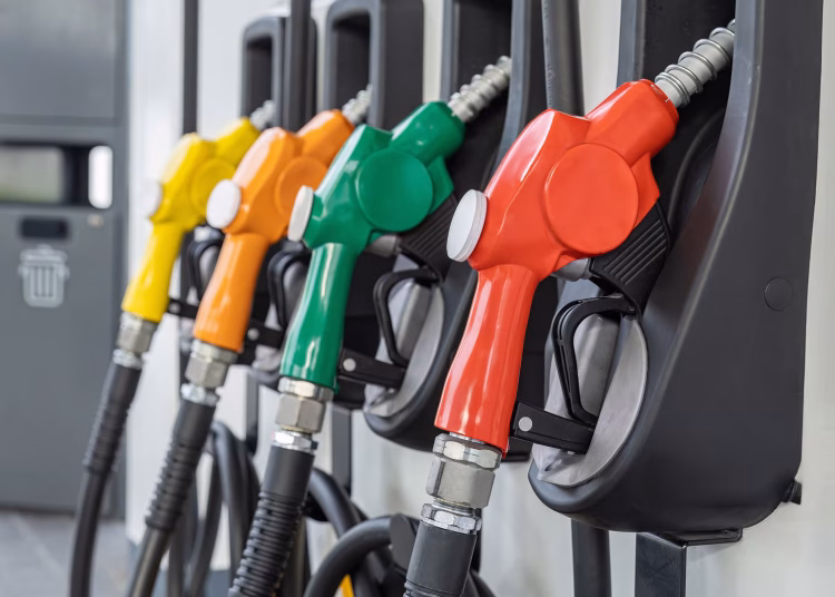 El Gobierno mantiene sin cambios los principales combustibles mediante subsidio para evitar alzas en los hogares.