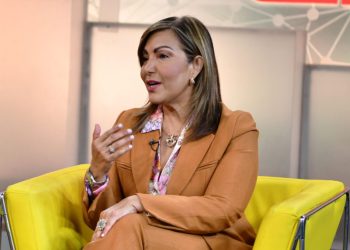 Vásquez es doctora en Derecho, con maestría en Gerencia Pública, y ha ocupado diversas posiciones en la administración pública.