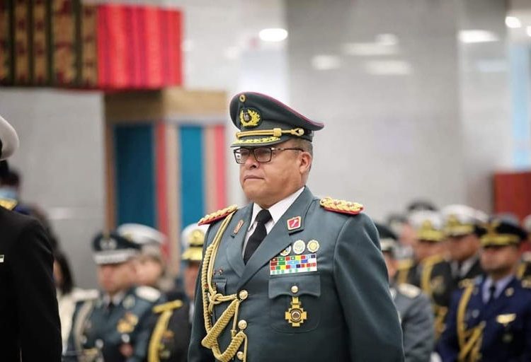 Zuñiga y sus seguidores se replegaron tras el cambio de mandos militares y, momentos después, el destituido jefe militar fue capturado en la sede del Estado Mayor.