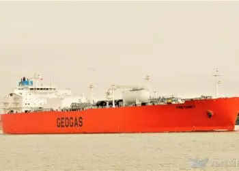 El buque Freycinet, que llegó al país este martes por la terminal de San Pedro de Macorís, suplirá las necesidades del sector privado, que había enfrentado dificultades de disponibilidad de combustibles.