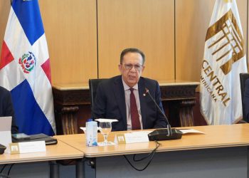 El gobernador del BCRD señaló que “la actividad económica mantuvo un buen desempeño durante el año 2024, con un crecimiento de 5.0%.
