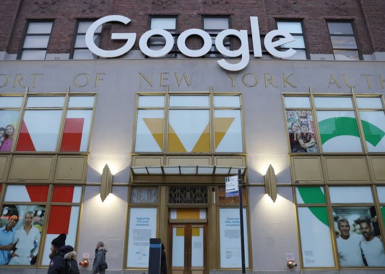 Google también ha añadido nuevas funciones de IA a su editor fotográfico Magic Editor para que el usuario pueda reencuadrar una imagen "para obtener una mejor composición".