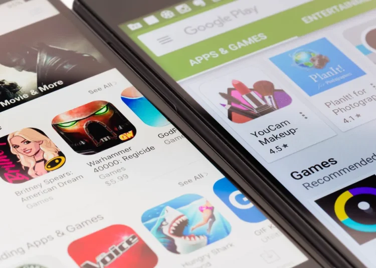 Los desarrolladores de aplicaciones, por tanto, deben compilar sus aplicaciones como App Bundles para entregarlas a Google Play.