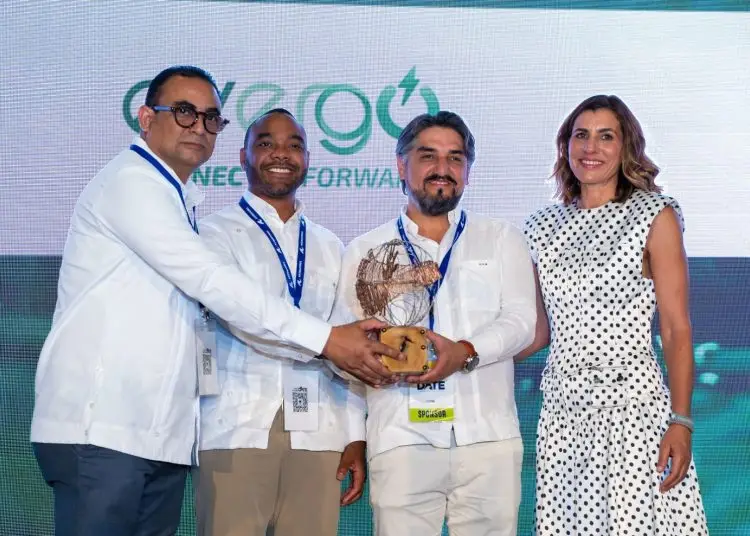 Los premios “Los + Ecoistas” fueron otorgados a Grupo Universal, Evergo, Cervecería Nacional Dominicana, Aeropuertos Dominicanos Siglo XXI (Aerodom), Fundemar, Viva V Samaná by Wyndham y Viajes Latina-Vialat.