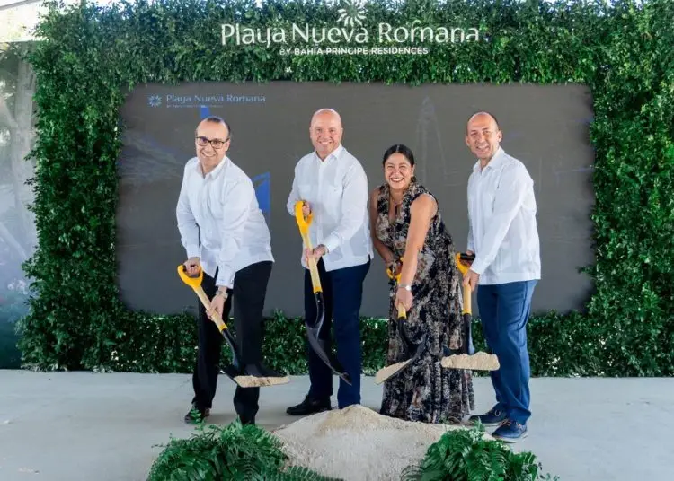 David García, Jesús Durán, Rosa Zapata y Antonio Valera realizan palazo que da inicio a la construcción de Marina Park.