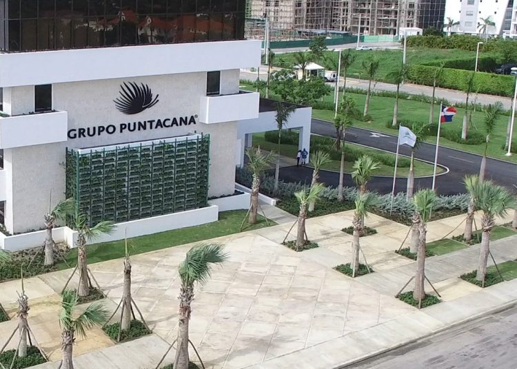 "Grupo Puntacana no posee, promueve ni tiene incidencia en plataformas o sistemas de inversión, al igual que su fundador, Frank Rainieri Marranzini, y sus socios", enfatiza la entidad en su declaración.
