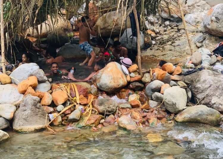 La Tina ha acaparado la atención de los turistas que visitan la zona, pero necesita ser adecuada.