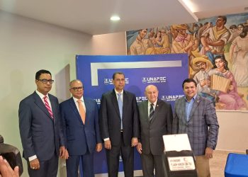 El presidente del consejo directivo del Instituto Dominicano de las Telecomunicaciones encabezó el panel “El apagón analógico en la TV: aspectos técnicos y jurídicos”.