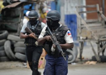 La poca efectividad de la misión, que se desplegó en julio y actualmente cuenta con 400 agentes kenianos del total de 2,500 efectivos prometido por diferentes países y con una financiación por debajo de lo estipulado.