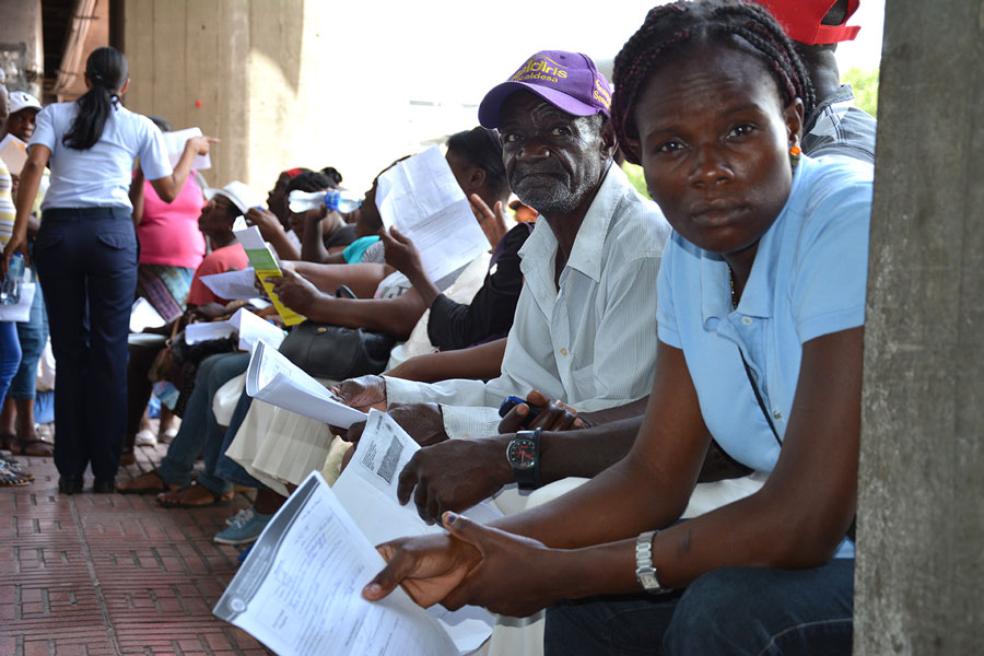 haitianos-regularizacion-dia-final-034