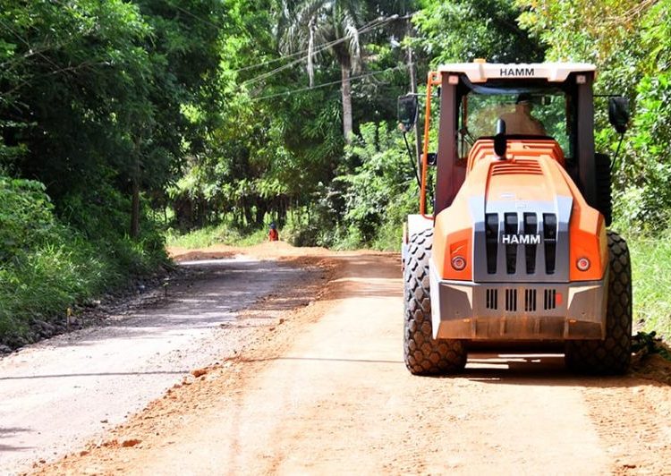 Los trabajos en la carretera Hato Mayor-El Puerto superan en 195.1% el presupuesto inicial asignado al proyecto.