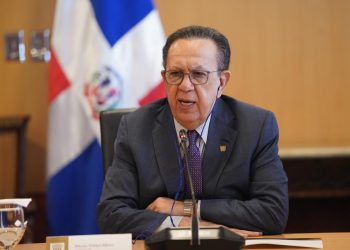 El gobernador también resaltó que “en los últimos años, el BCRD ha trabajado de forma sostenida para modernizar su infraestructura tecnológica, cumpliendo con las exigencias legales y las directrices establecidas por la Junta Monetaria”.