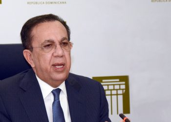 Héctor Valdez Albizu, gobernador del Banco Central. Tiene en el cargo desde 1994 con una pausa entre 2000 y 2004. Ha liderado la estabilidad macroeconómica de República Dominicana.