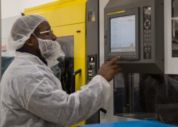 En las zonas francas operadoras, los puestos de trabajo ocupados por hombres totalizaron 4,399 en 2024.