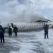 Un video publicado este martes por televisiones canadienses, y al parecer capturado por el piloto de otro avión que esperaba para despegar, muestra cómo el avión aterriza en una pista cubierta de nieve en el aeropuerto de Pearson.