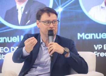 Dentro de las carreras tecnológicas, se encuentran cinco programas académicos, que son técnico superior en ciberseguridad, infraestructura de tecnología de la información, desarrollo de aplicaciones multiplataforma, redes de satos y automatización.