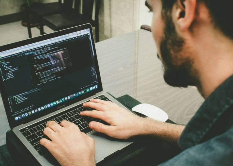 El estudio señala que el uso de la IA es cada vez más frecuente en el país.