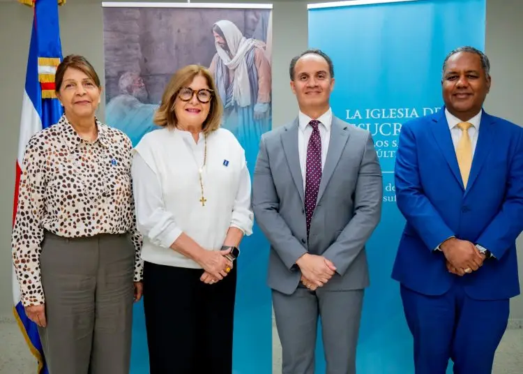 El obispo David Carbajal, representante de la iglesia, enfatizó la importancia de seguir el ejemplo de Jesucristo en la labor de servicio a los demás.