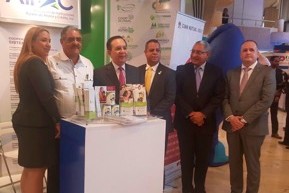 Participación de ejecutivos de AIRAC en la Semana Financiera junto a Héctor Valdez Albizu.