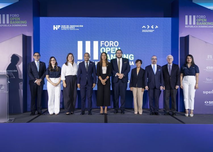 Las entidades realizan el III Foro open banking de República Dominicana.