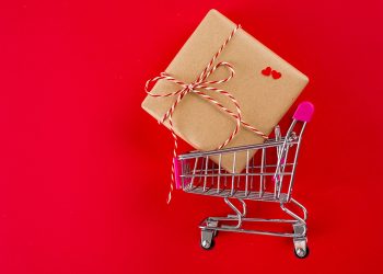 Es esencial recordar que el valor del amor no debe medirse por el precio de un regalo. - Fuente externa.