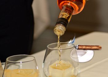 El consumo de alcohol y tabaco representa una fuente de ingresos para la economía dominicana.