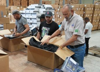 El director ejecutivo del Inabie, Víctor Castro, resaltó que esta operación permite la adquisición de pantalón, polocher, zapatos, medias, mochilas, cuadernos y lápices.