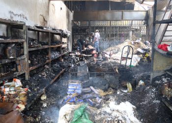 El incendio afecta directamente a decenas de comerciantes mayoristas que generaban empleos formales, algunos con hasta 60 trabajadores.