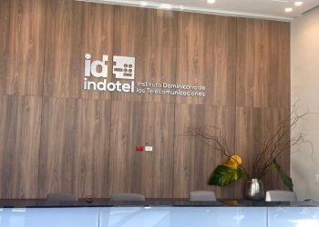 Indotel advierte sobre información falsa que utiliza su programa Canasta Digital Social para engañar a la población.