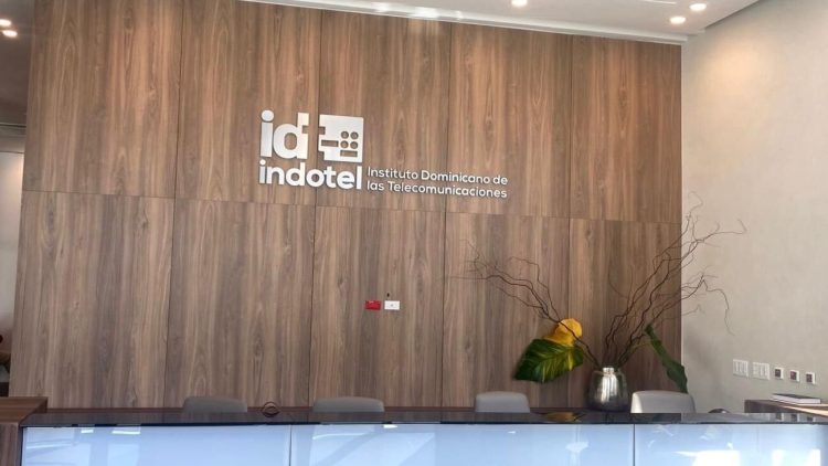 Indotel advierte sobre información falsa que utiliza su programa Canasta Digital Social para engañar a la población.