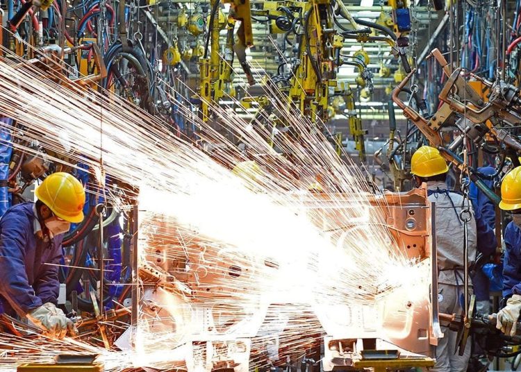 La producción manufacturera, que representa el 78% de la producción total, avanzó un 0.9%.