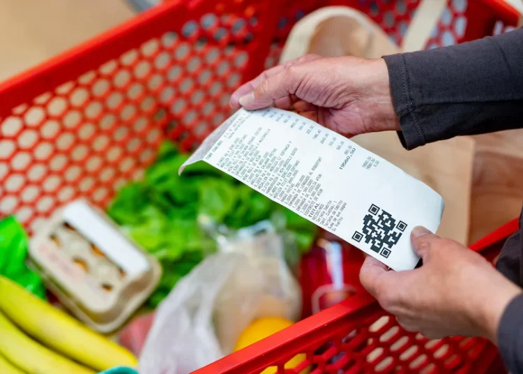 EC destacó que aunque el ritmo del aumento de los precios de los alimentos se moderó del 2.7% en octubre al 2.6% en noviembre, su costo "sigue siendo elevado".