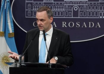 El portavoz del ejecutivo argentino, Manuel Adorni, aseguró que hay datos que les indican que el Gobierno está "en el camino correcto".