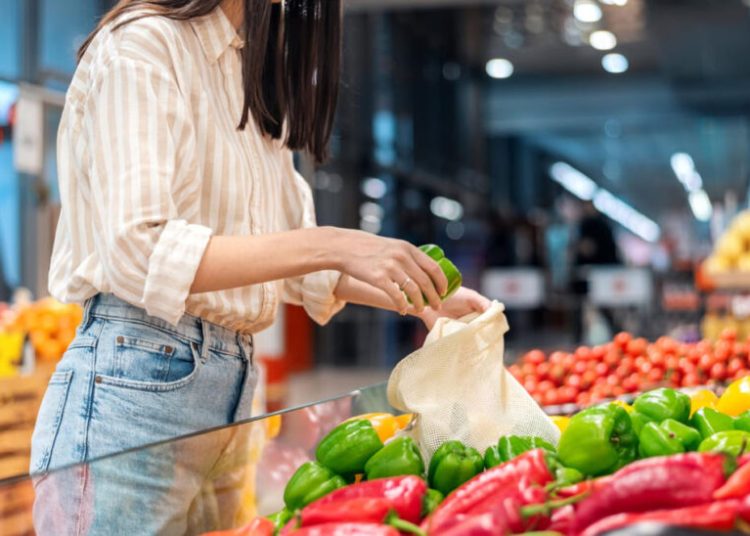 Dentro del subgrupo de subyacentes, las mercancías aumentaron el 0.07% en el mes y un 3.38% anual.
