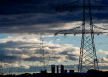 La generación renovable contribuye a estabilizar las tarifas eléctricas en varios países.