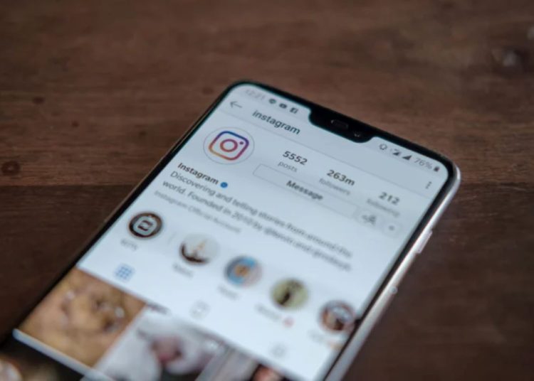 Las cuentas afectadas tendrán dos opciones: añadir la etiqueta de "perfil generado por IA" o recurrir la decisión si consideran que Instagram se ha equivocado.